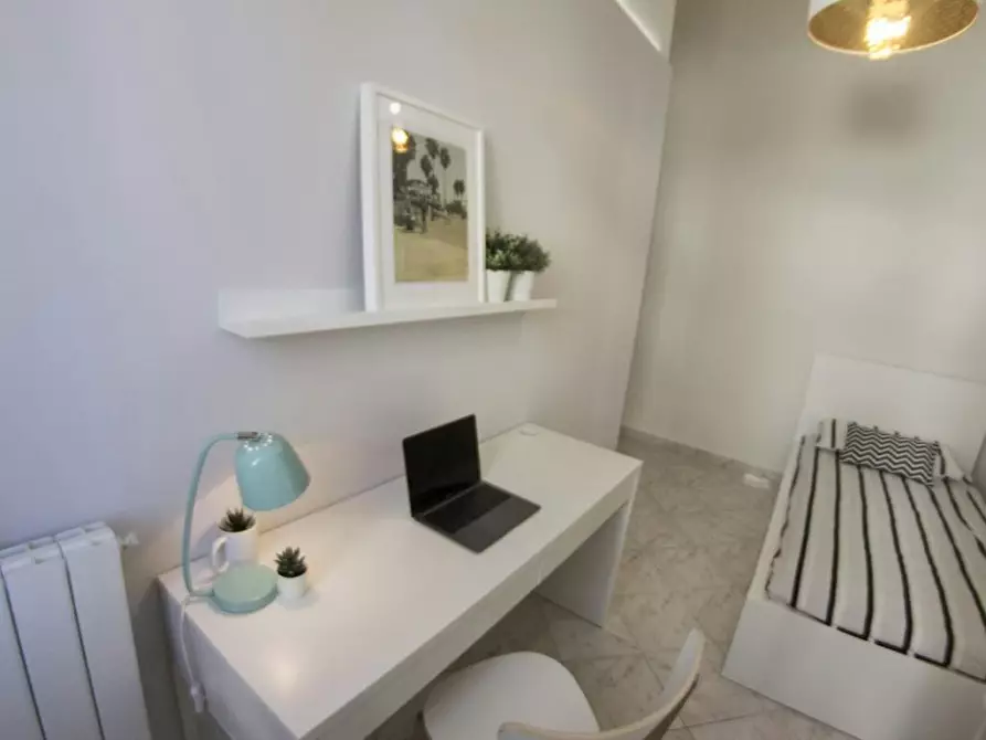 Immagine 2 di Camera in affitto  in Via Giotto a Firenze