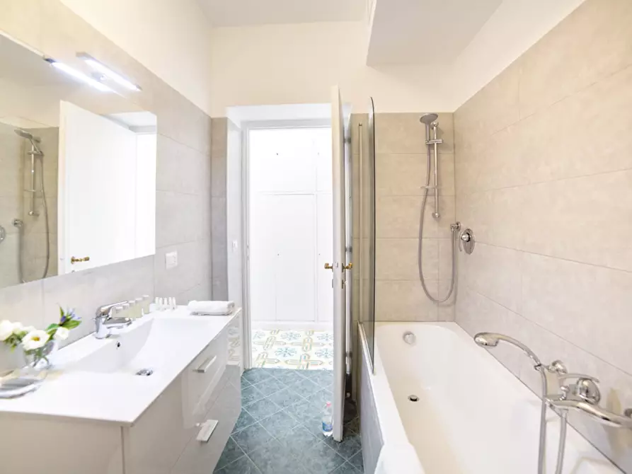 Immagine 4 di Appartamento in affitto  in Via Vittoria a Roma