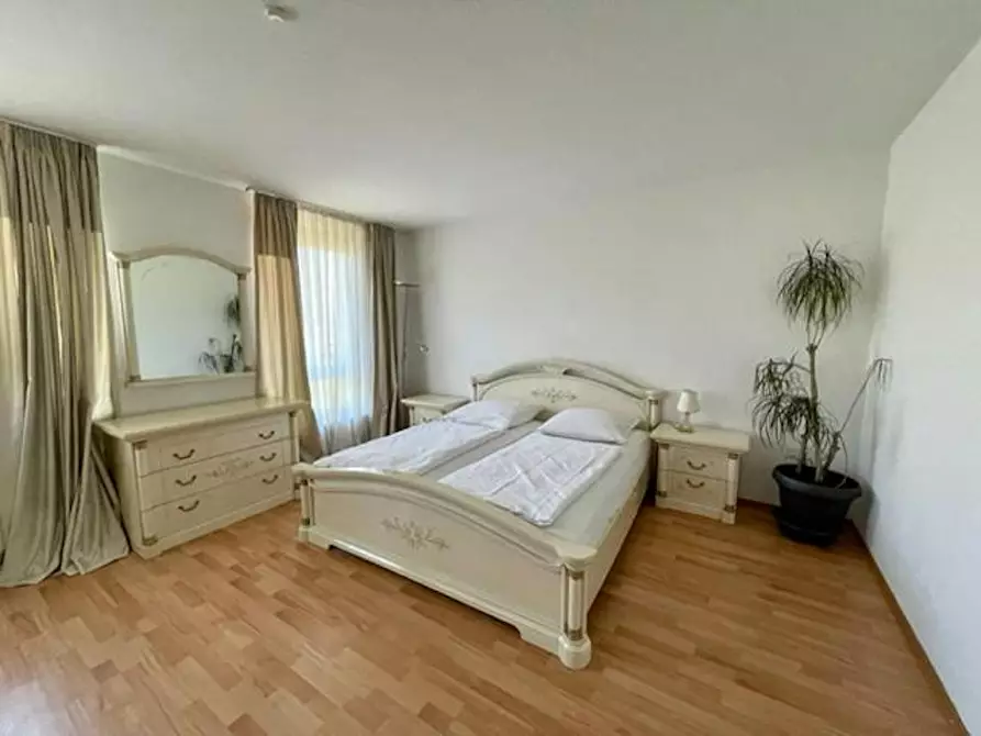 Immagine 9 di Casa indipendente in affitto  in Franz-Raveaux-Straße a Köln