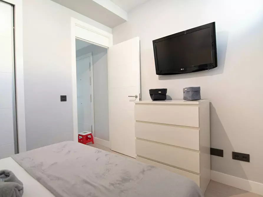 Immagine 5 di Appartamento in affitto  in Calle José María de Castro a Madrid