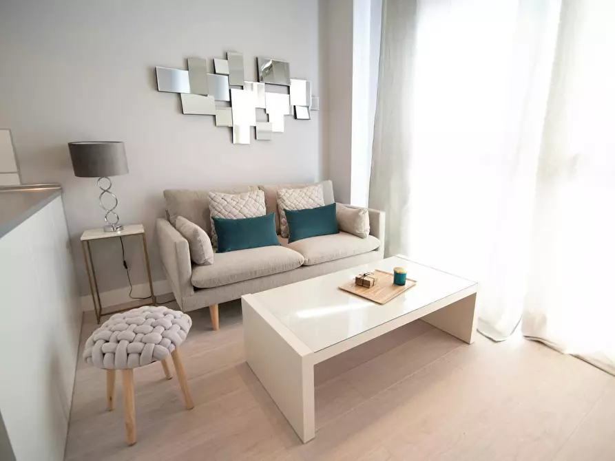 Immagine 10 di Appartamento in affitto  in Calle José María de Castro a Madrid