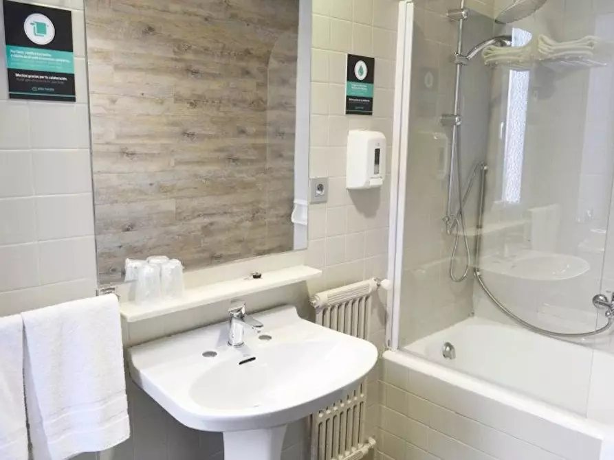 Immagine 6 di Appartamento in affitto  in Avenida de la Puebla a Ponferrada