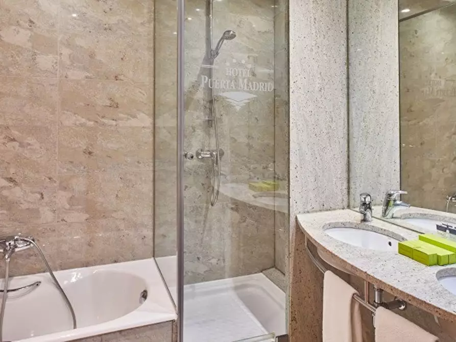 Immagine 5 di Appartamento in affitto  in Calle Juan Rizi a Madrid