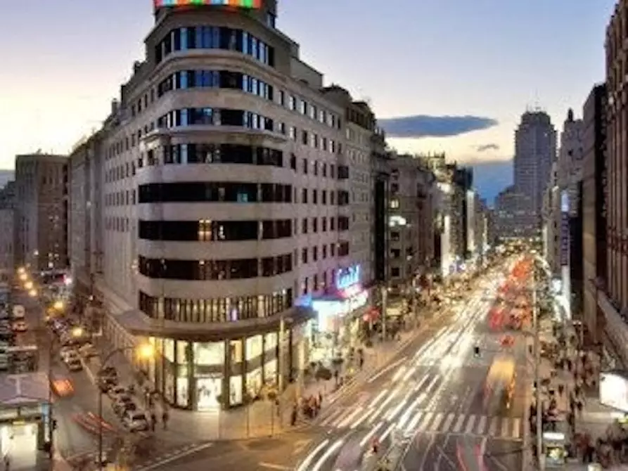 Immagine 9 di Appartamento in affitto  in Calle Gran Vía a Madrid