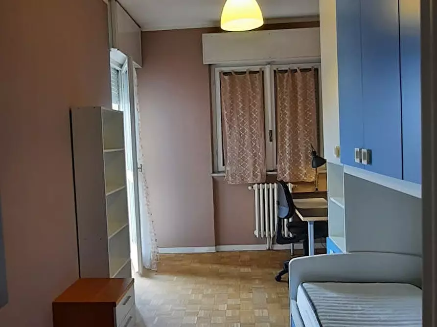 Immagine 8 di Camera in affitto  in Via Gioacchino Quarello a Torino