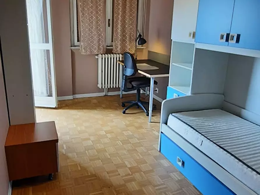 Immagine 1 di Camera in affitto  in Via Gioacchino Quarello a Torino