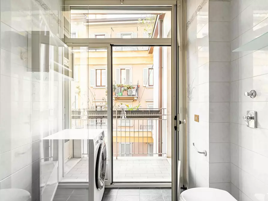 Immagine 6 di Camera in affitto  in Via Cerva a Milano