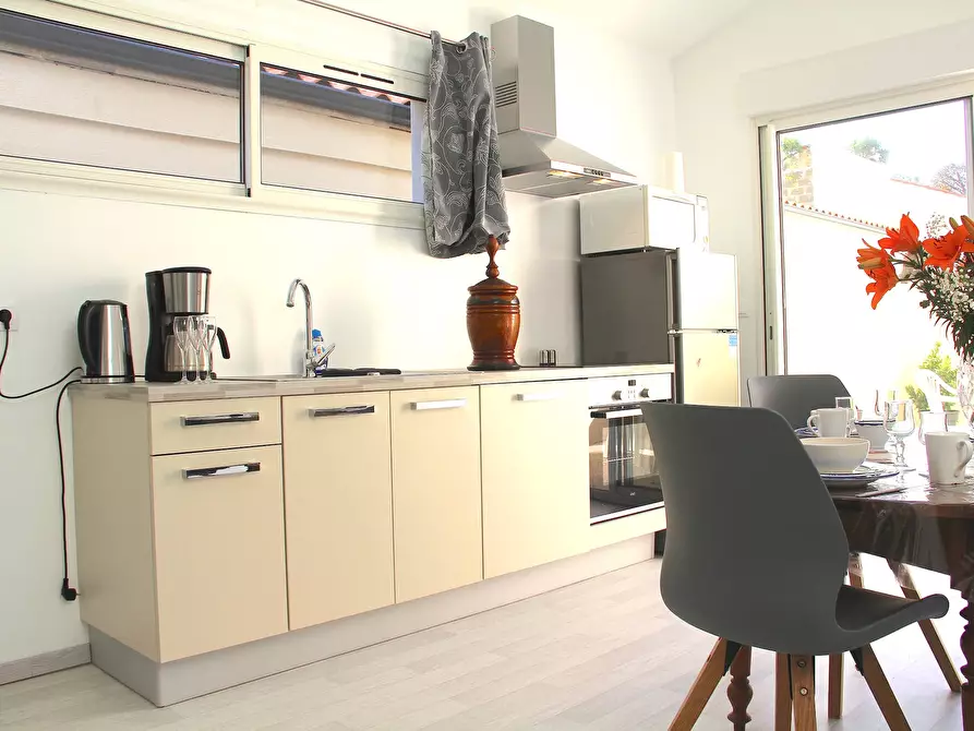 Immagine 2 di Casa indipendente in affitto  in Rue Denfert-Rochereau a Rochefort