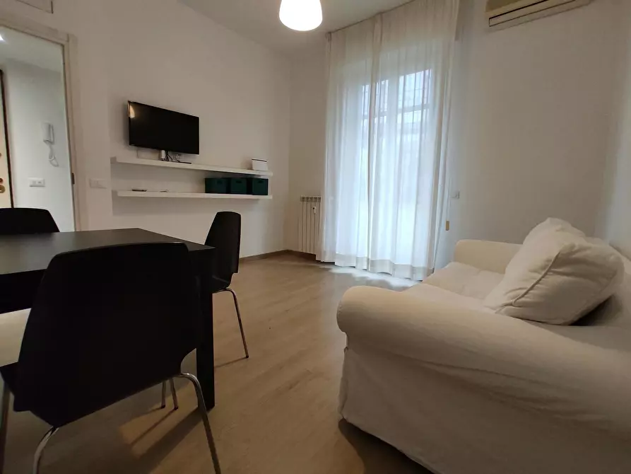 Immagine 6 di Appartamento in affitto  in Via Alghero a Roma