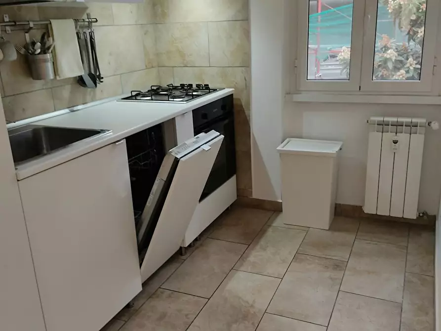Immagine 9 di Appartamento in affitto  in Via Alghero a Roma