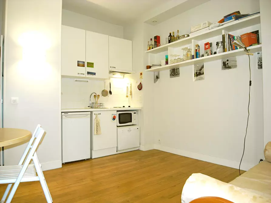 Immagine 5 di Appartamento in affitto  in Rue de Condé a Paris 06