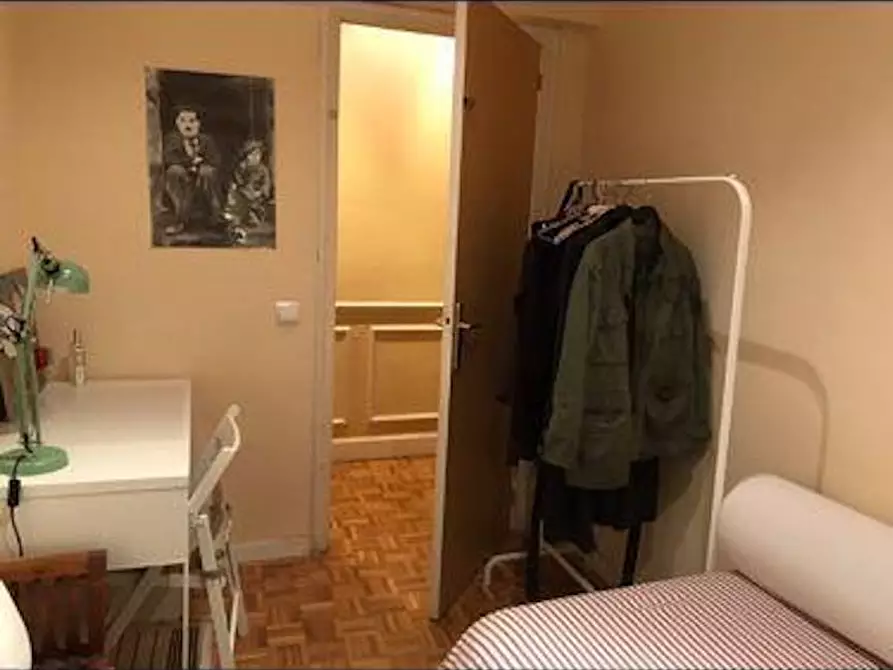 Immagine 3 di Camera in affitto  in Carrer de Muntaner a Barcelona