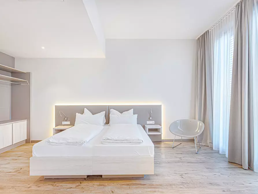 Immagine 9 di Appartamento in affitto  in Clarita-Bernhard-Straße a München