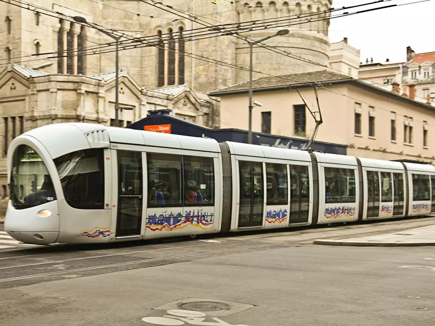 Immagine 10 di Appartamento in affitto  in Rue des Charmettes a Lyon