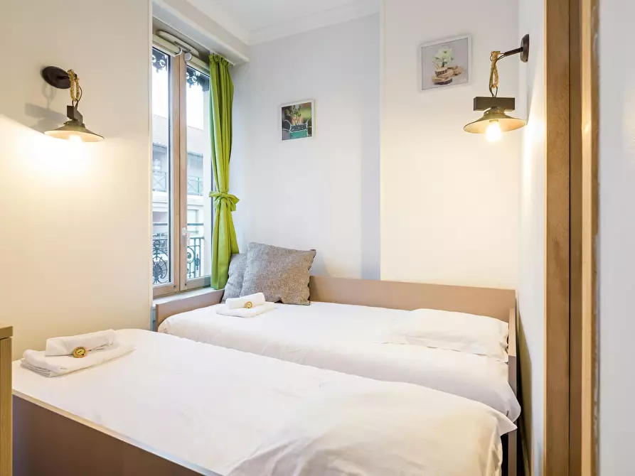 Immagine 8 di Appartamento in affitto  in Rue des Charmettes a Lyon