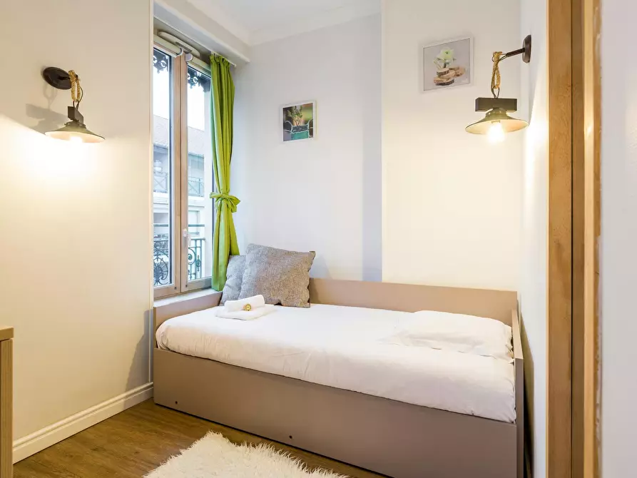 Immagine 6 di Appartamento in affitto  in Rue des Charmettes a Lyon