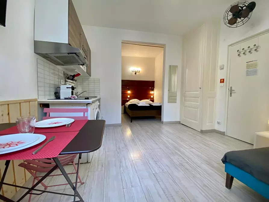 Immagine 2 di Appartamento in affitto  in Rue d'Anvers a Lyon
