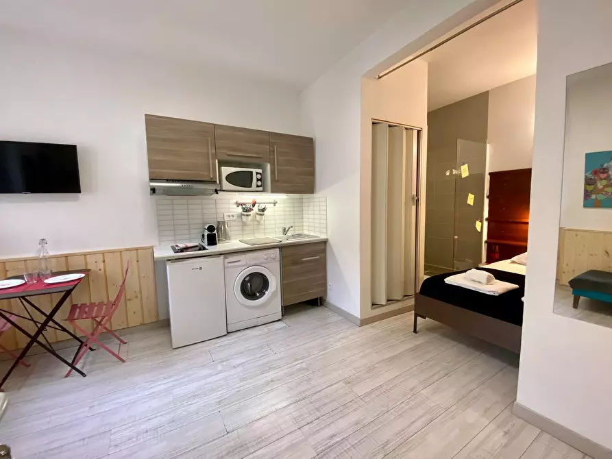Immagine 5 di Appartamento in affitto  in Rue d'Anvers a Lyon