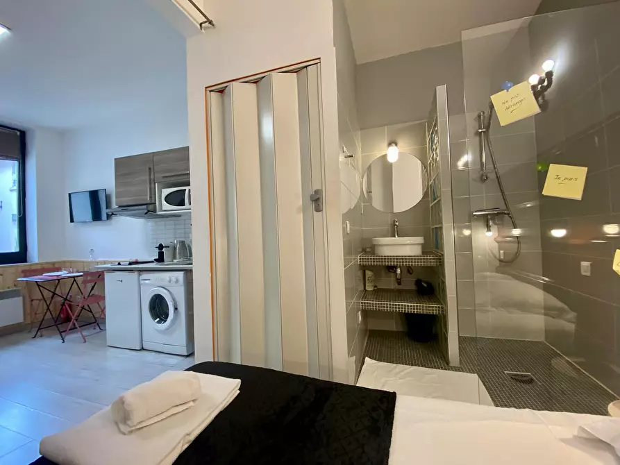 Immagine 9 di Appartamento in affitto  in Rue d'Anvers a Lyon