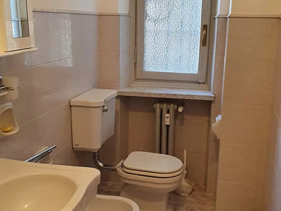 Immagine 8 di Camera in affitto  in Via Susa a Torino