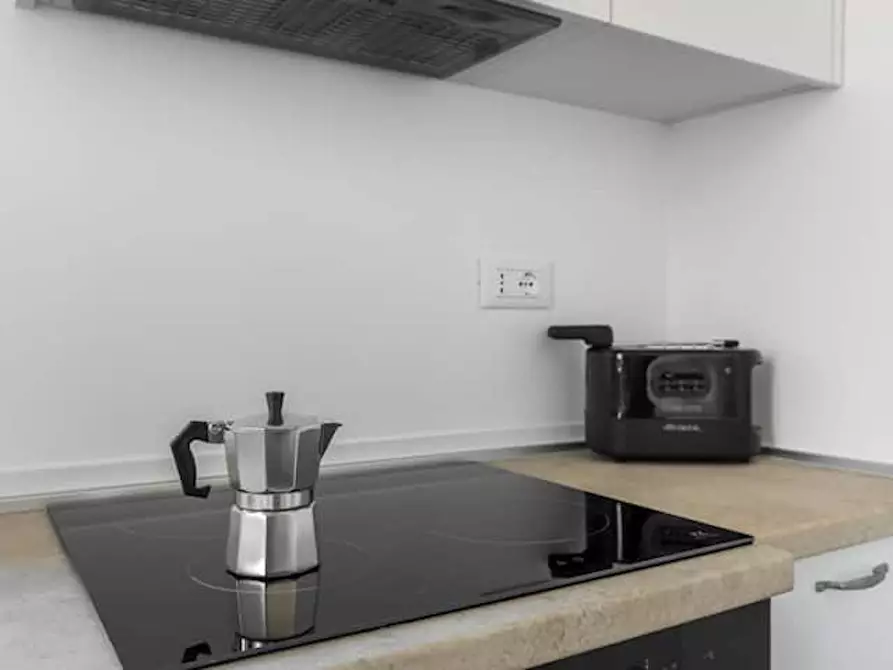 Immagine 4 di Appartamento in affitto  in Via Giuseppe Massarenti a Bologna