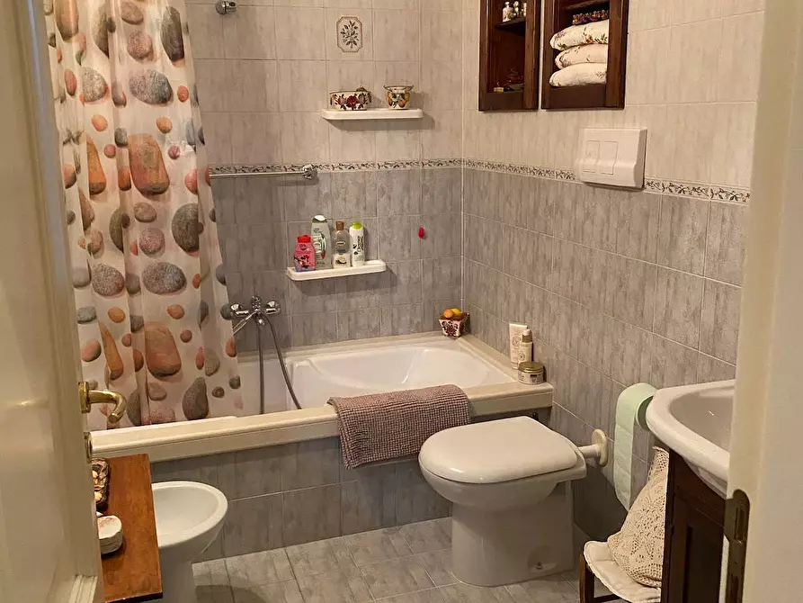 Immagine 4 di Camera in affitto  in Via Alcide De Gasperi a Canosa Di Puglia