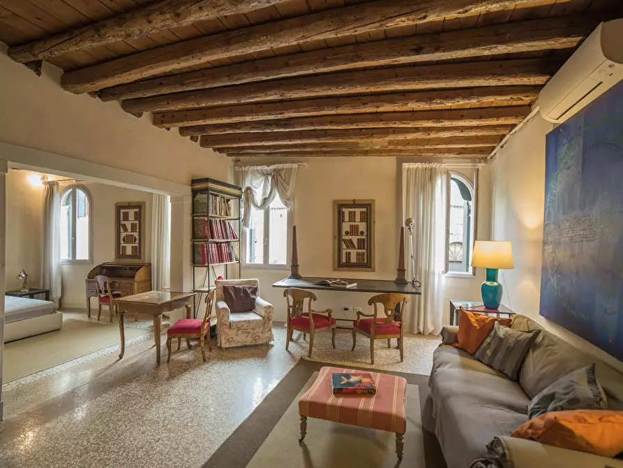 Immagine 5 di Appartamento in affitto  in Fondamenta dei Mori a Venezia