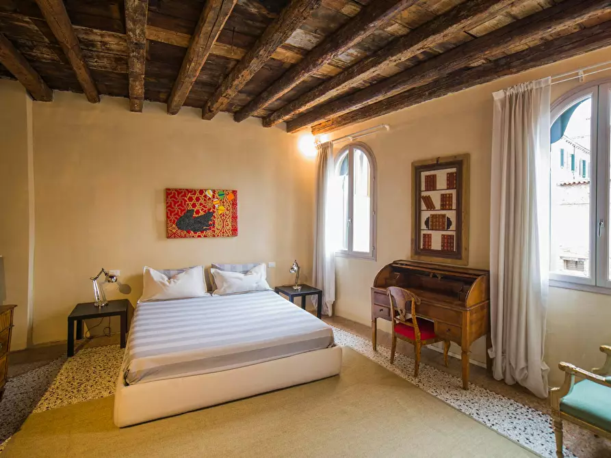 Immagine 1 di Appartamento in affitto  in Fondamenta dei Mori a Venezia