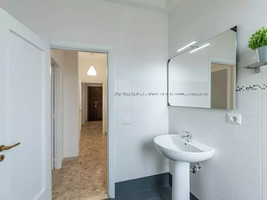 Immagine 6 di Camera in affitto  in Via Francesco Baracca a Firenze