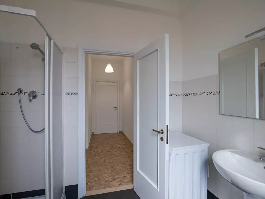 Immagine 9 di Camera in affitto  in Via Francesco Baracca a Firenze