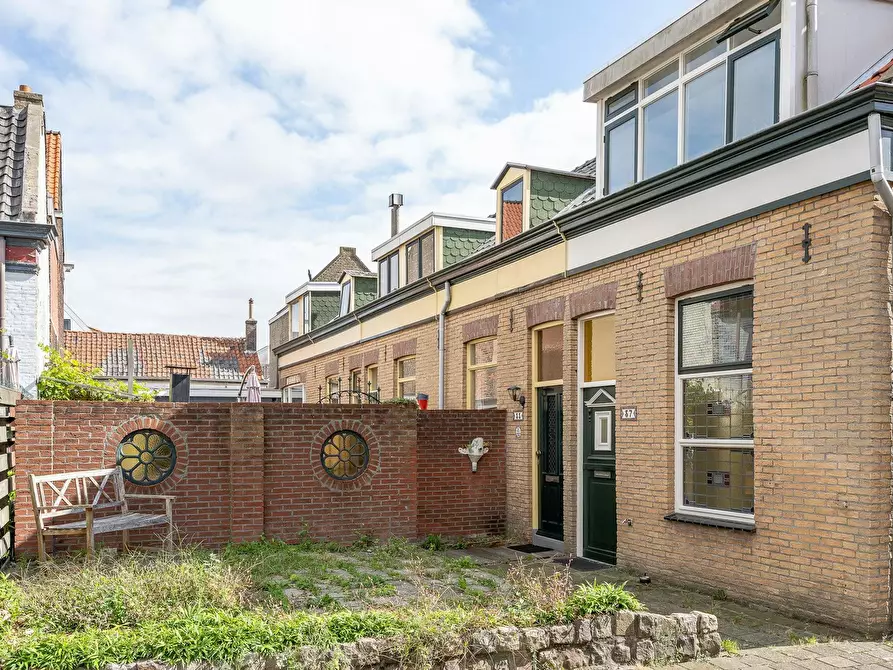 Immagine 1 di Casa indipendente in affitto  in Oranjestraat a Vlaardingen