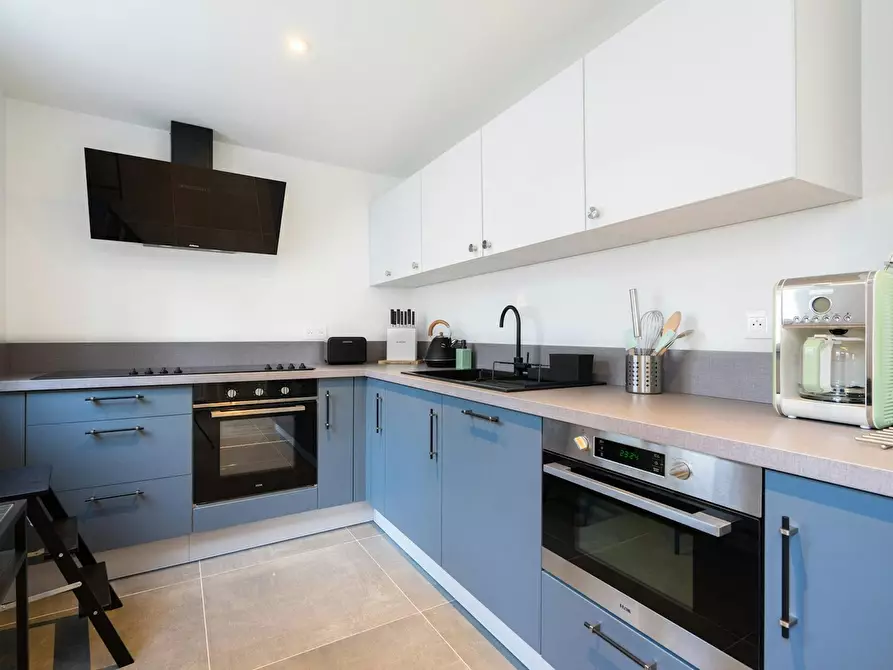 Immagine 9 di Camera in affitto  in Rue de l'Athénée a Charleroi