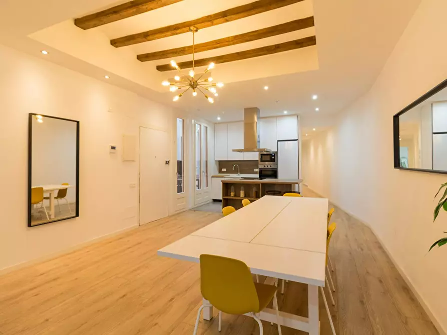 Immagine 9 di Appartamento in affitto  in Carrer La Rambla a Barcelona