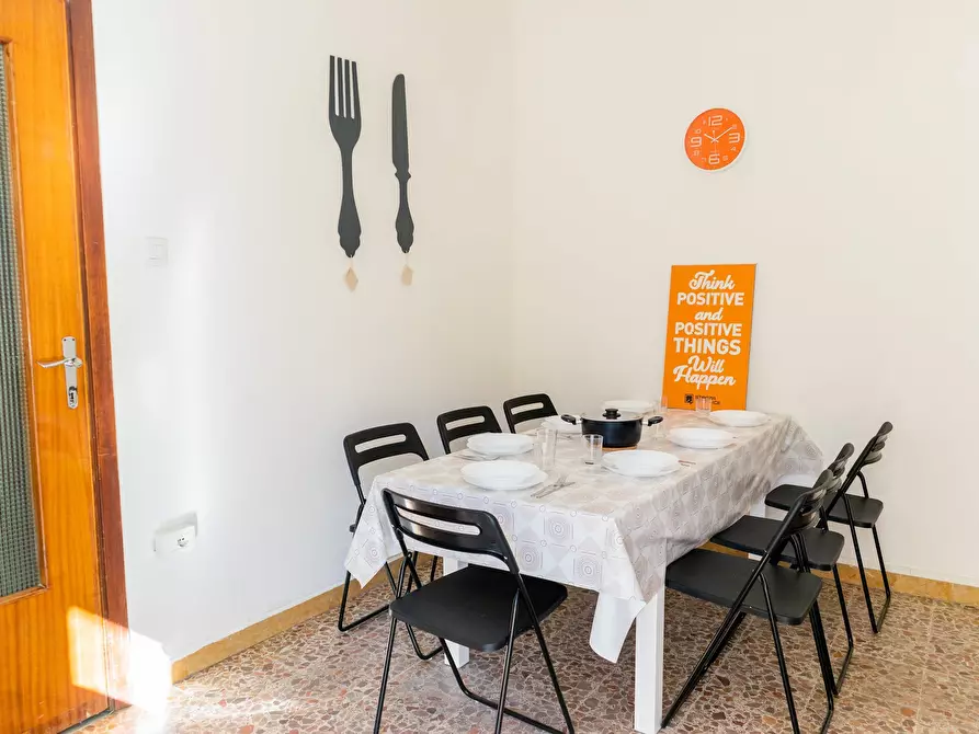 Immagine 5 di Camera in affitto  in Via Tiziano a Cagliari