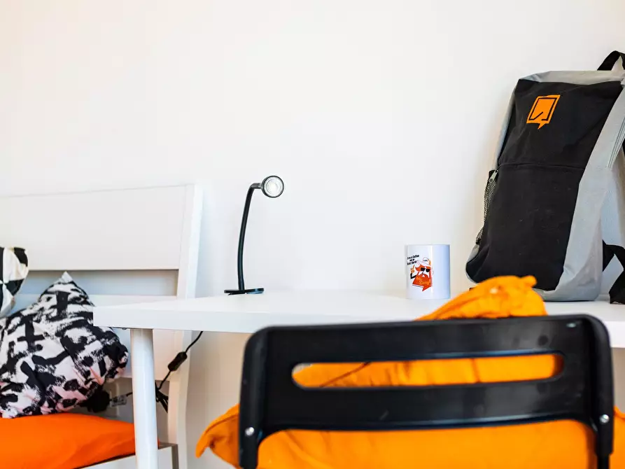 Immagine 3 di Camera in affitto  in Via Tiziano a Cagliari