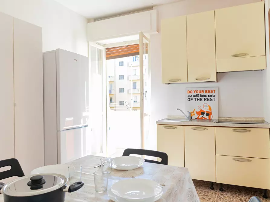 Immagine 5 di Camera in affitto  in Via Tiziano a Cagliari