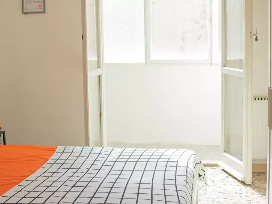 Immagine 2 di Camera in affitto  in Via Tiziano a Cagliari