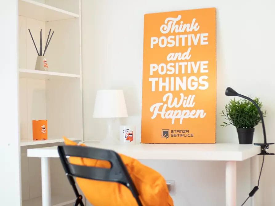 Immagine 2 di Camera in affitto  in Via Tiziano a Cagliari