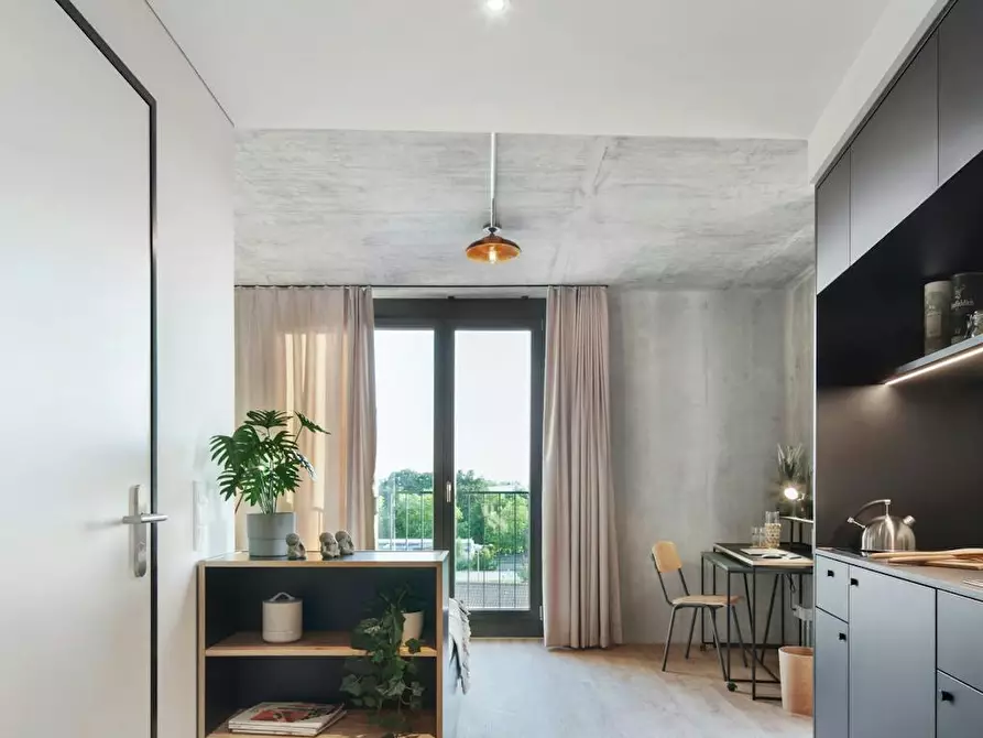 Immagine 4 di Appartamento in affitto  in Büchnerweg a Berlin