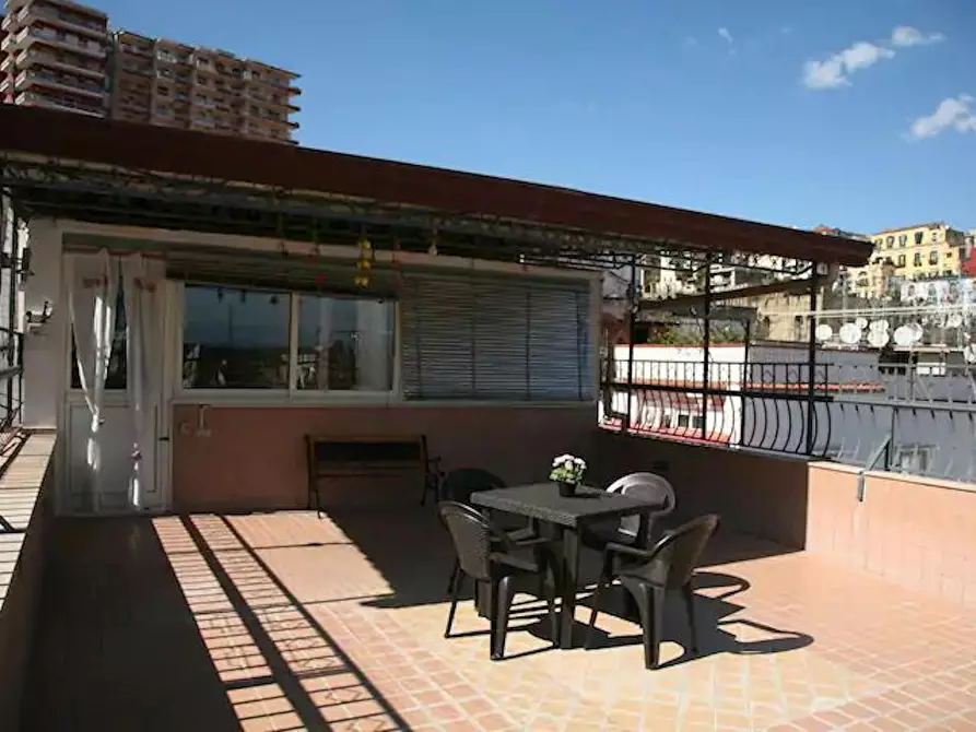 Immagine 9 di Camera in affitto  in Piazzetta Olivella a Napoli