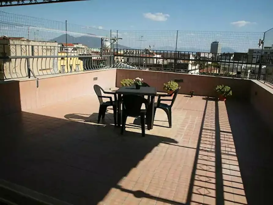 Immagine 1 di Camera in affitto  in Piazzetta Olivella a Napoli