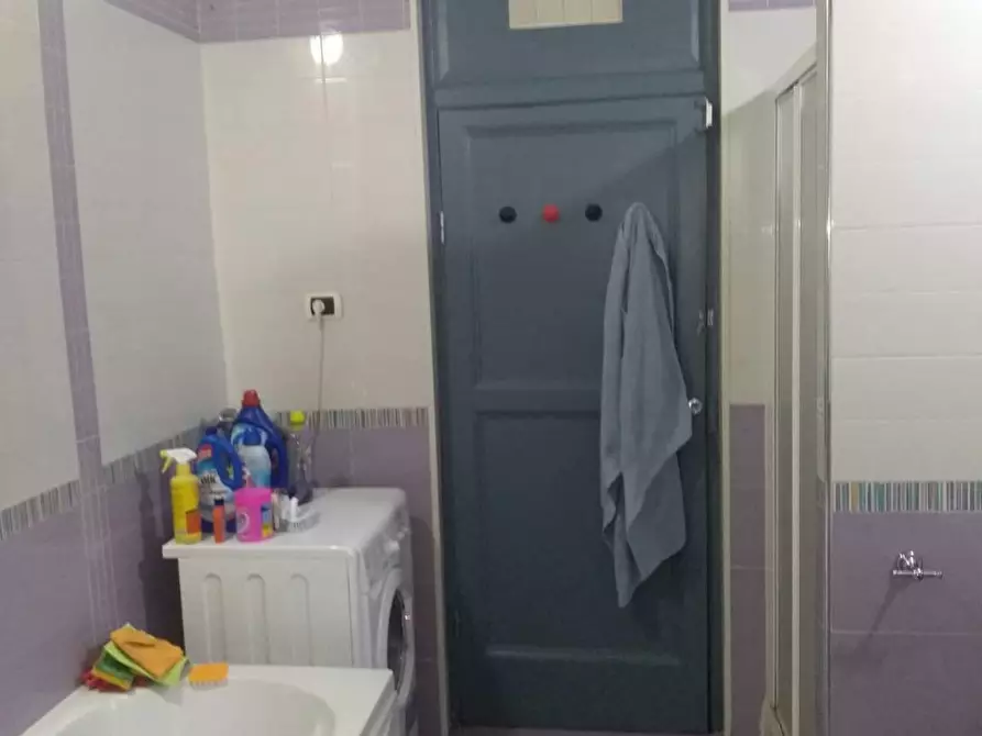 Immagine 10 di Camera in affitto  in Via Ventaglieri a Napoli