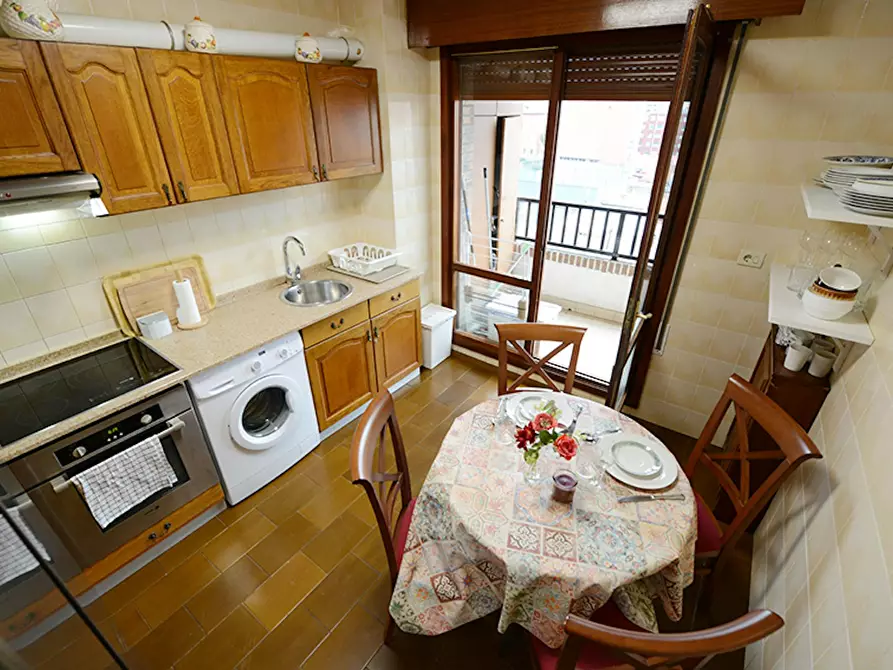 Immagine 8 di Camera in affitto  in Amadeo Deprit Kalea a Bilbao