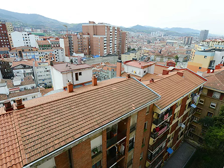 Immagine 7 di Camera in affitto  in Amadeo Deprit Kalea a Bilbao