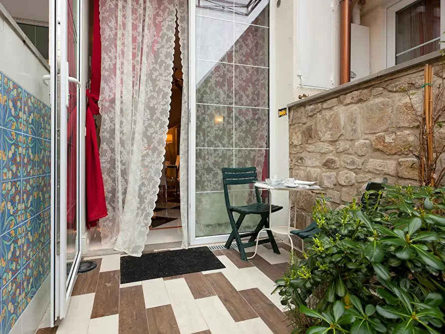 Immagine 8 di Camera in affitto  in Via San Zanobi a Firenze