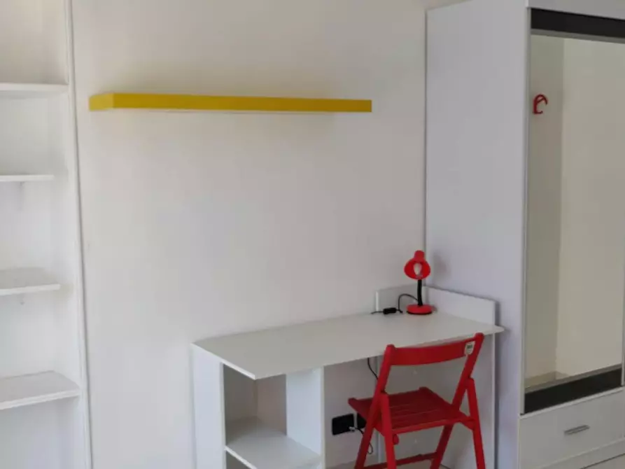 Immagine 3 di Camera in affitto  in Via Staffarda a Torino