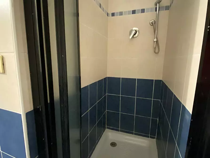 Immagine 6 di Camera in affitto  in Corso Re Umberto a Torino