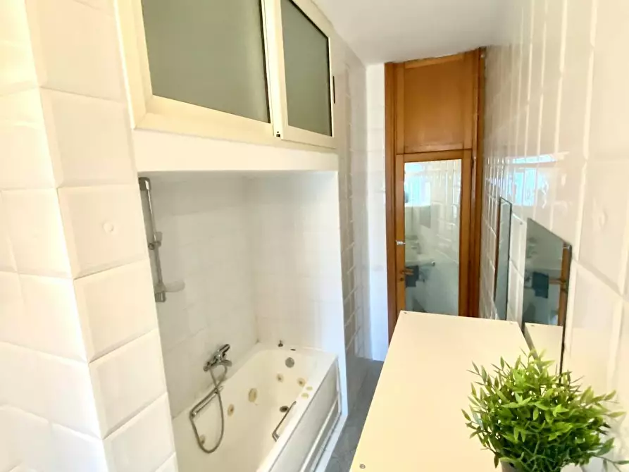 Immagine 5 di Camera in affitto  in Via Prospero Petroni a Bari