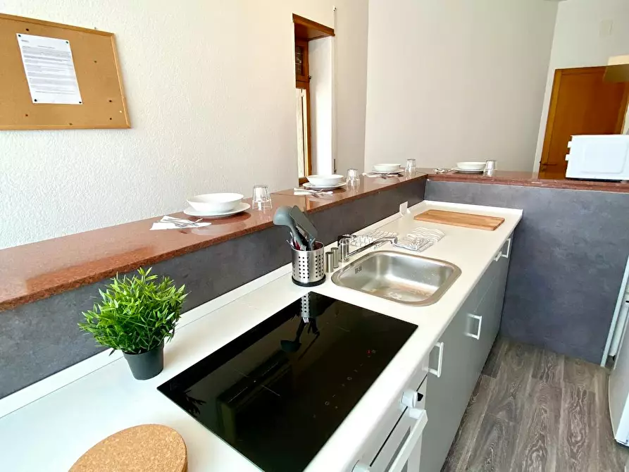 Immagine 3 di Camera in affitto  in Via Prospero Petroni a Bari