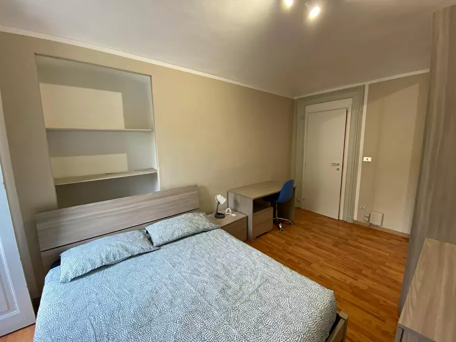 Immagine 3 di Camera in affitto  in Corso Re Umberto a Torino